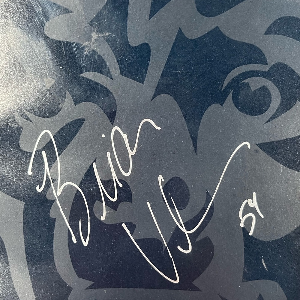 Brian Urlacher Signed Chicago Bears Media Guide - Picture 2 of 6